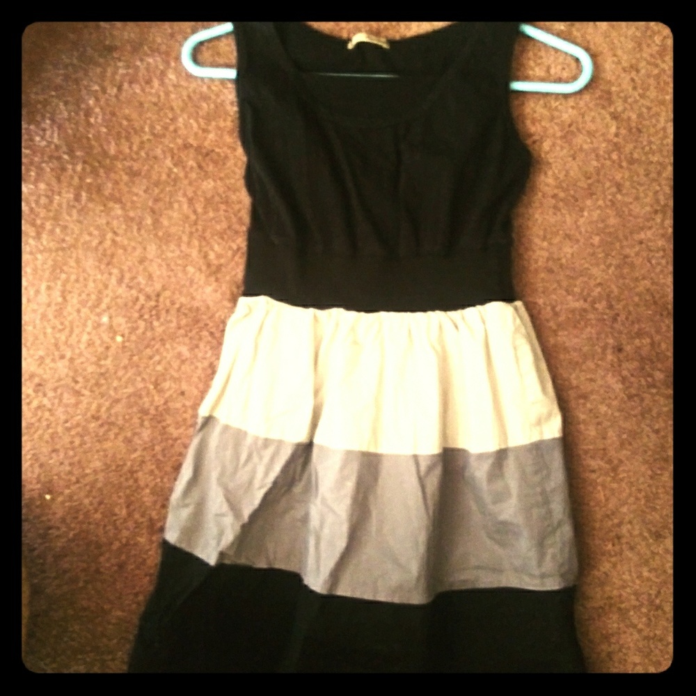 Girls dress size 10/12Medium